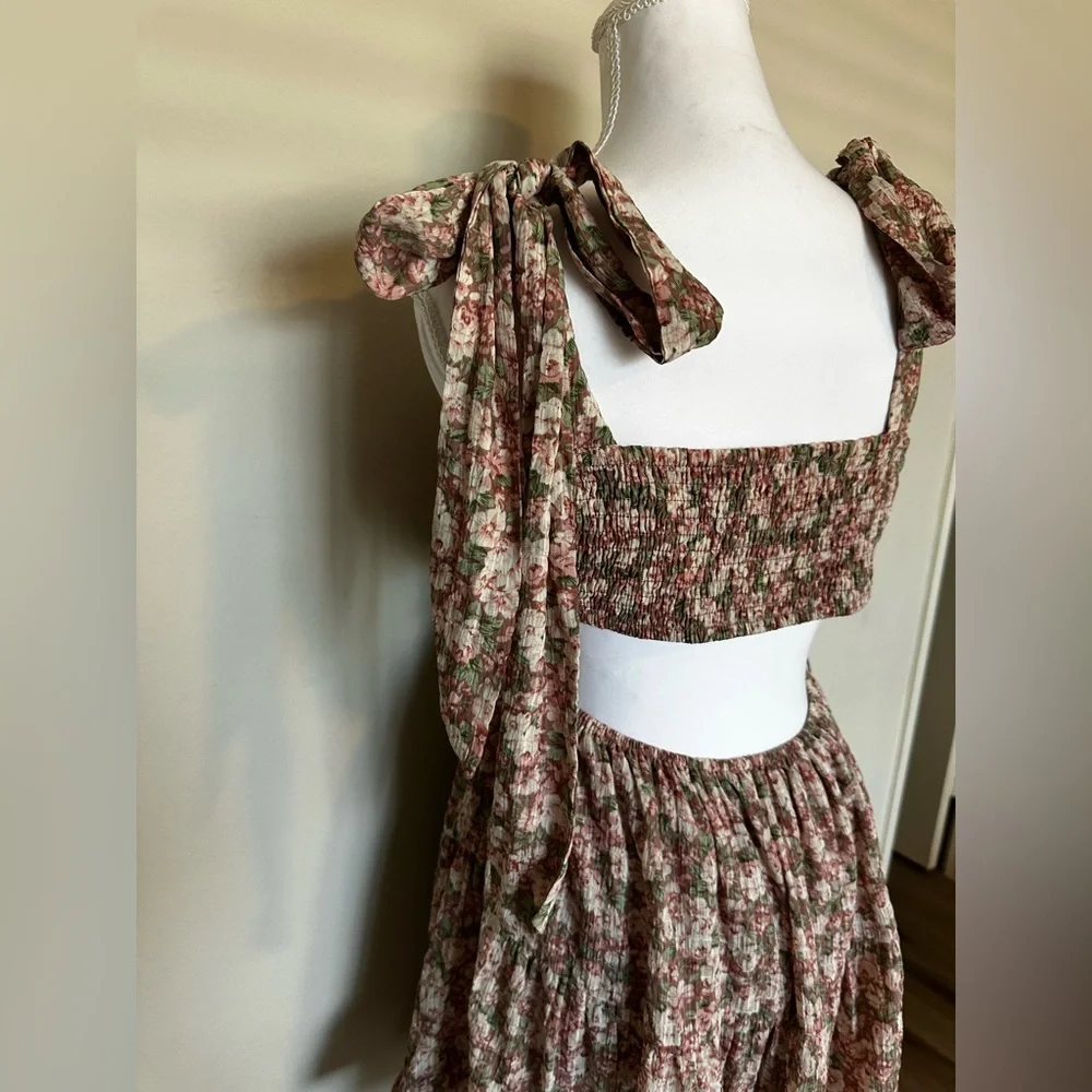 Floral Sleeveless Dress - Picture 5 of 9